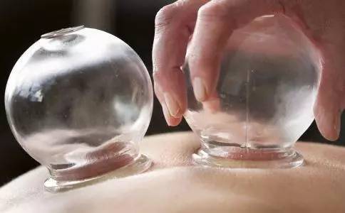 脸上有斑拔罐拔哪个位置图,拔罐的好处和坏处视频