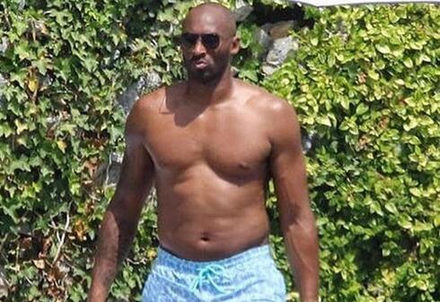 作为一个十几年的詹密，你到现在是否依旧忍不住黑他的发际线？