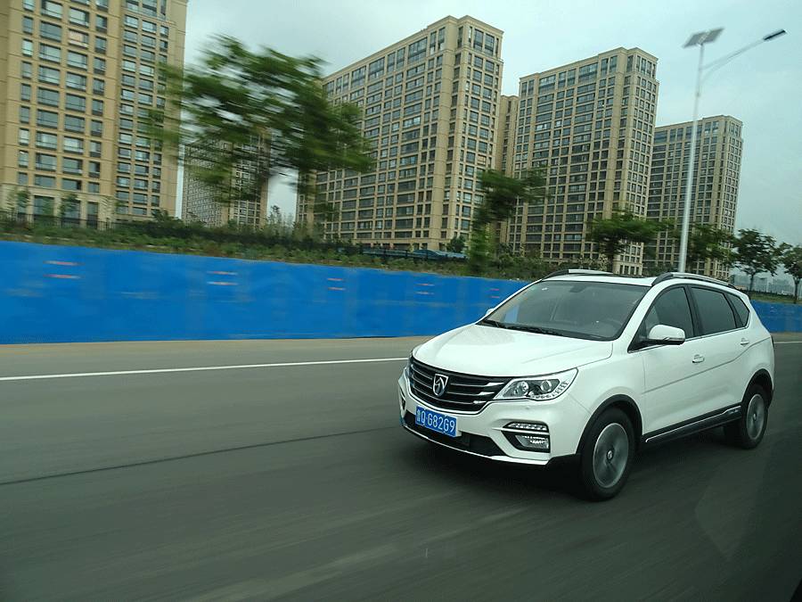 七年的宝骏560值得入手吗,宝骏560跑了八万公里还值得买吗