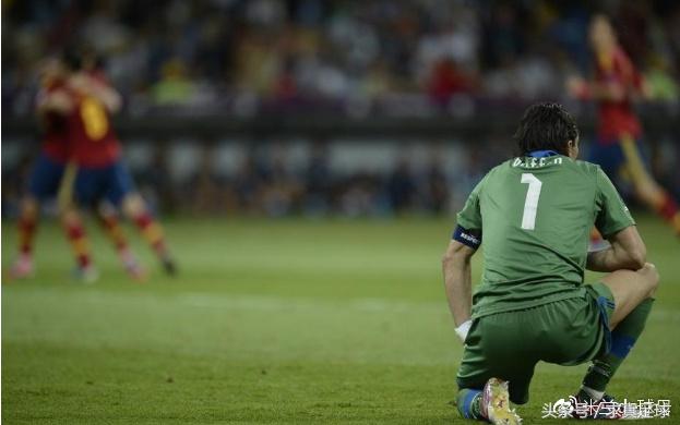 意大利布冯千场里程碑,意甲最佳球员布冯