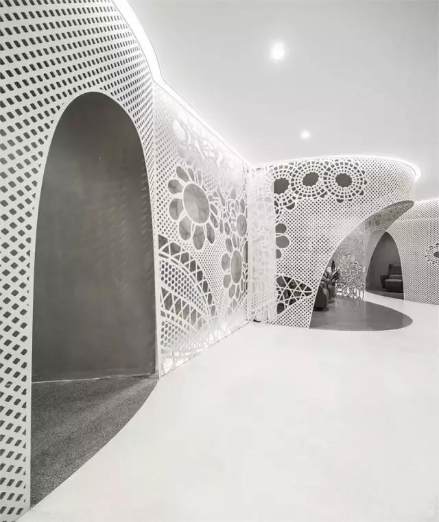 裸粉色高级感美甲磨砂,简约蕾丝美甲