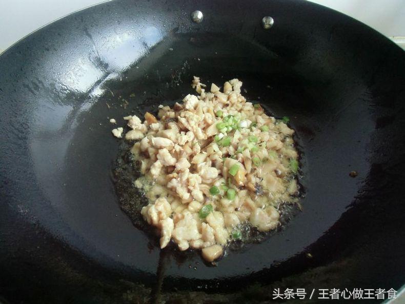 水晶粉怎么做面,炸酱面怎么做又黑又香