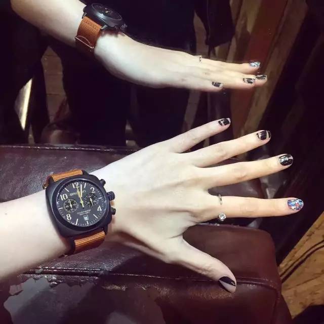 我去年买了个表歌曲,我去年买了个表出处