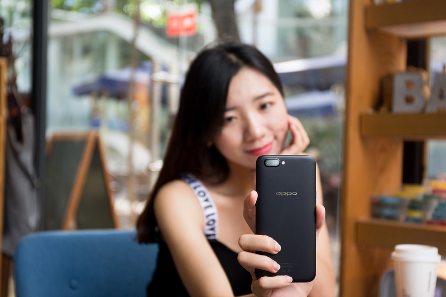 oppor11已成17年爆款产品,为什么oppo就被称为厂妹