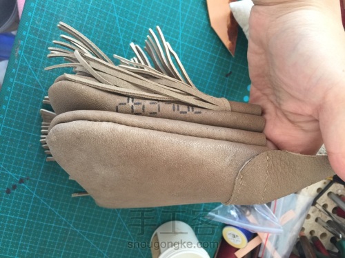 每个女孩子都要有个金锁,每个女孩都会带一个包吗