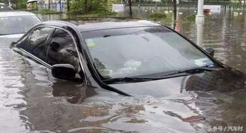 汽车水淹了怎么自救,汽车被淹怎么打开门