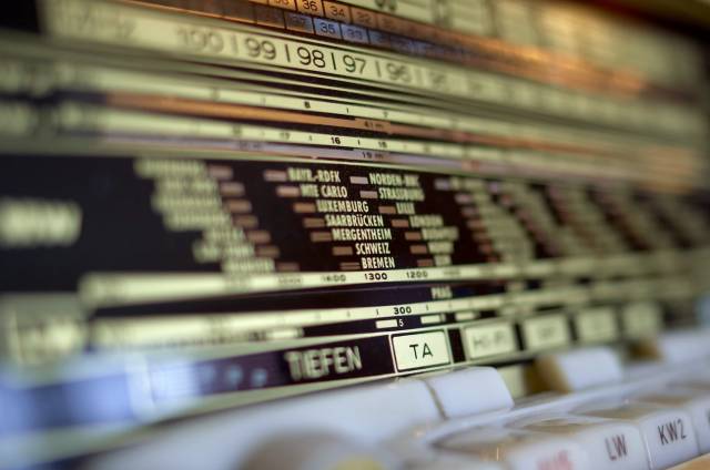 一代人的回忆女声,回忆听收音机的时光