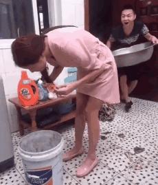 为什么你们男人都喜欢把TT放在枕头底下,男友看了我一眼就走了!