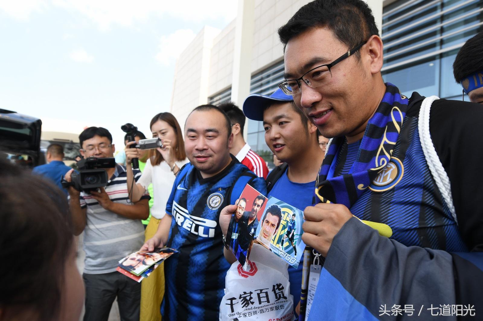 世界足球先生菲戈参加跑男,世界足球先生菲戈接受新华社采访