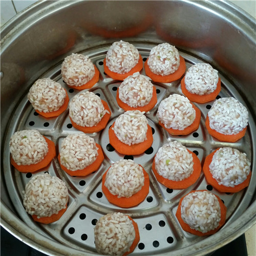 家常蒸糯米丸子的4种做法,咬一口糯米丸子