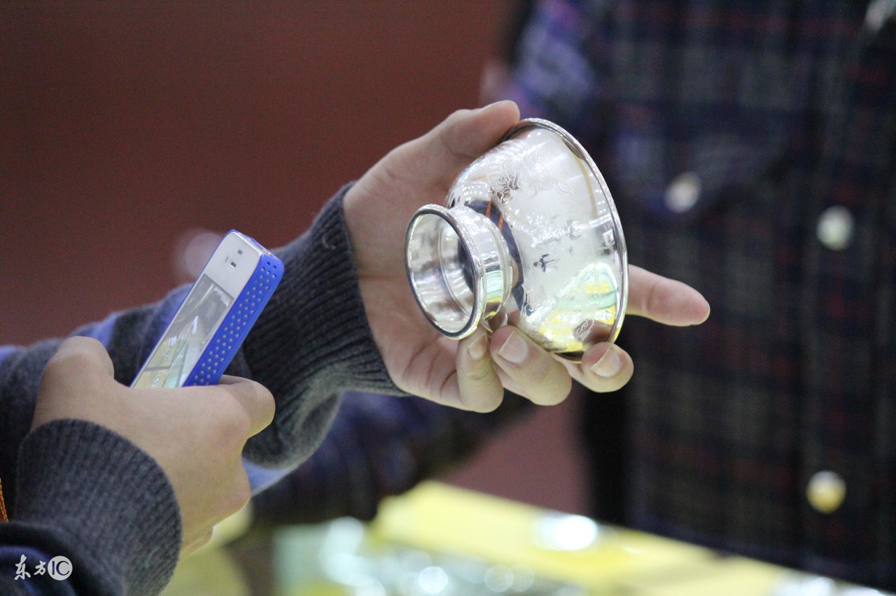 怎么分辨纯银项链是不是真假,怎么鉴别纯银首饰真假