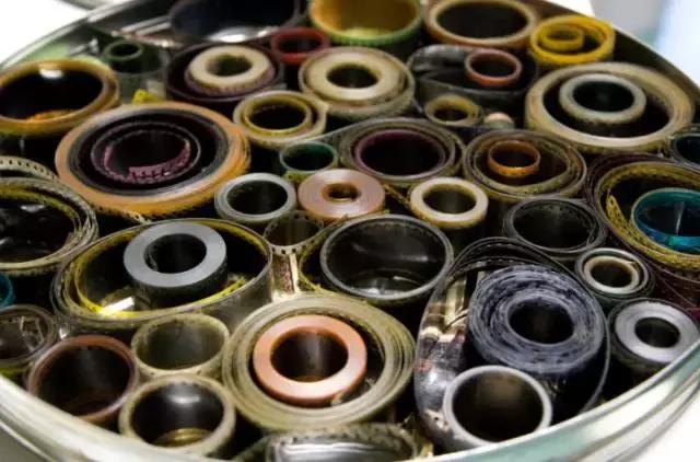 塑料鼻祖竟是自燃之王，“冒充”象牙拯救大象，还烧光了妇女秀发