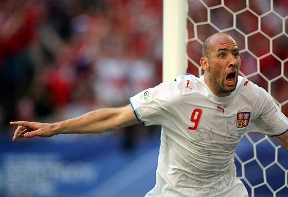 足坛十大柱式中锋,十二怒汉站位在什么时候