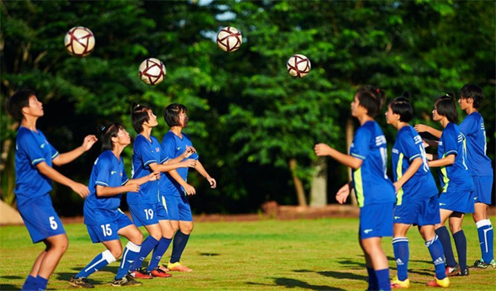 曾每天5元餐费这支女足三夺世界冠军教练一语让中国男足汗颜