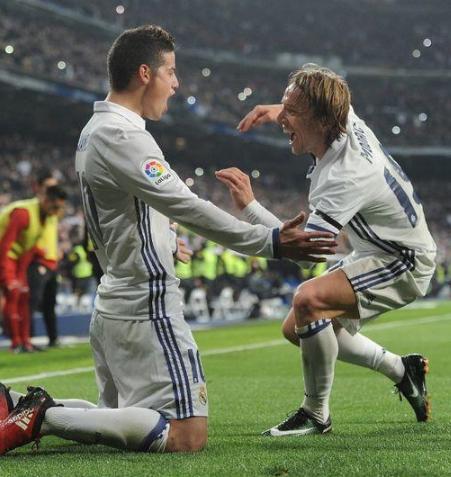 谁能想到，足球场上的魔王们私下里竟然会这么萌