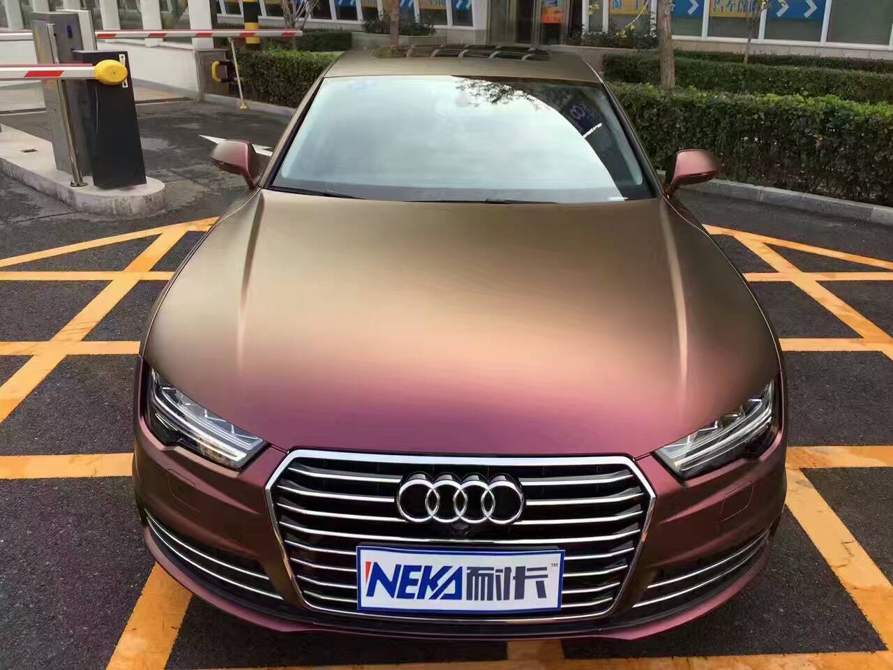 如何选择合适的汽车贴膜品牌,专业贴膜十年老手