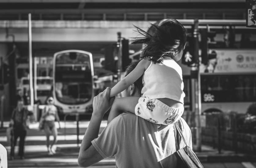 都说50mm是一生中必须拥有的镜头，但怎样才能用好它？