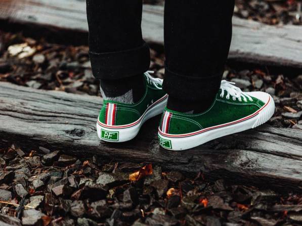 帆布鞋也能穿出女王风范,帆布鞋也能穿出高级感