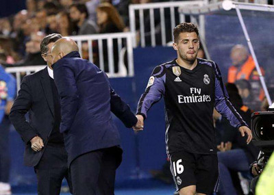 皇马又一中场天才崛起魔笛钦点接班人能把梅西防死