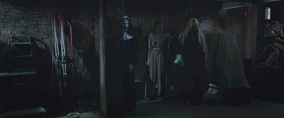 图解电影《招魂2》｜恶鬼折磨萝莉的一百种方法，被吓到漏尿