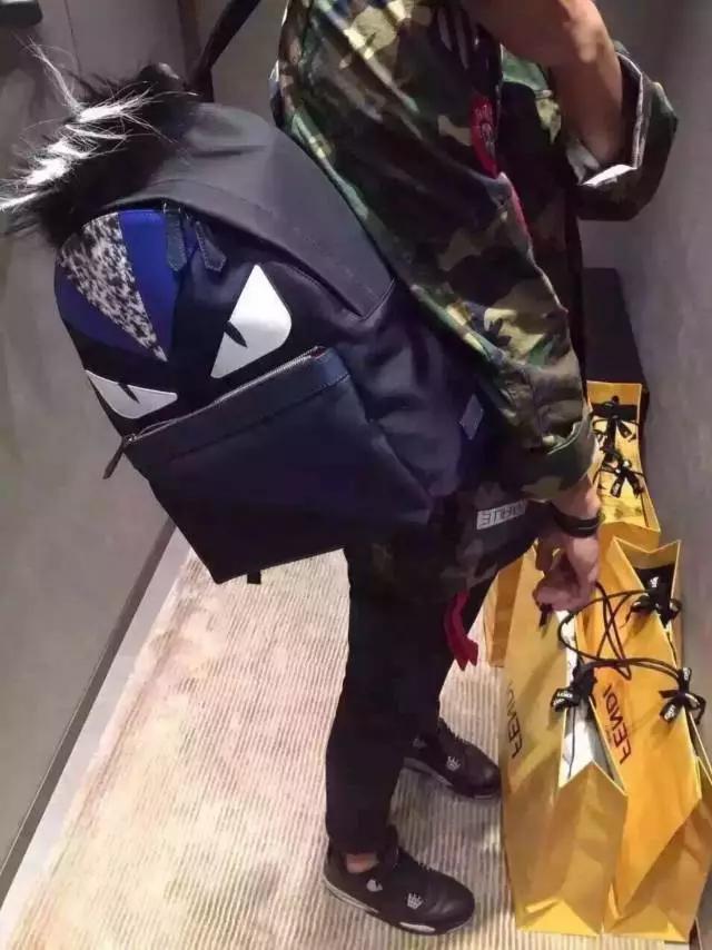 出国旅游穿衣风格,出国度假怎么穿