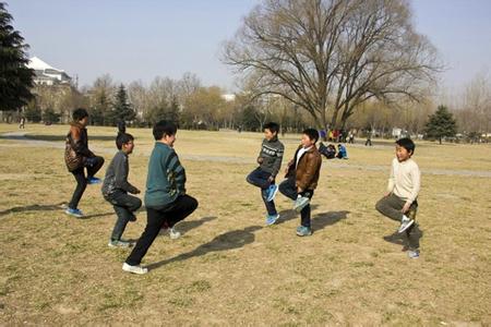 80鍚庡啘鏉戦暱澶х殑瀛╁瓙,80鍚庤兘娲诲埌浠婂ぉ鍏ㄩ潬鍊斿己