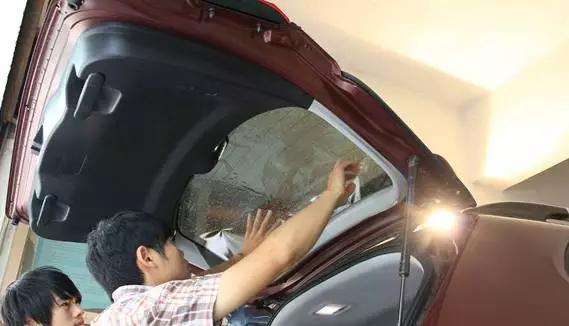 汽车贴膜起泡会有什么影响,汽车贴膜起泡有危害吗