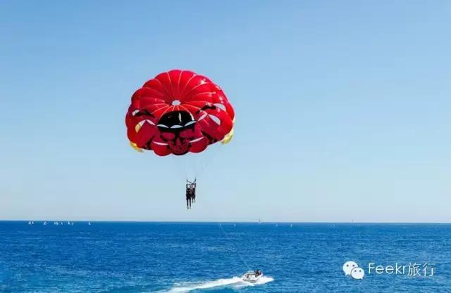 这个与马尔代夫隔海相望的火山岛国，免签人少，还可以玩遍海陆空