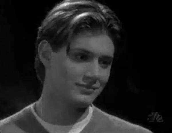 他美剧第一帅哥的称号,可绝非浪得虚名。