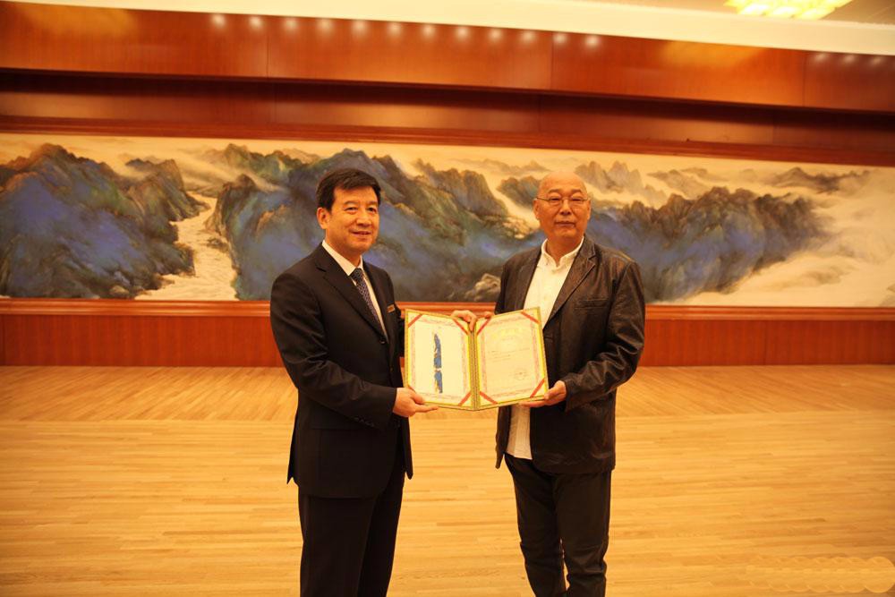 万鼎：览大美之景生壮美之怀