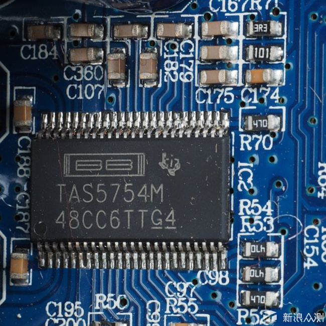 漫步者s1000比r1700有质的飞跃么,漫步者s1000需要配什么