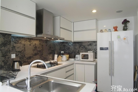 冰箱生锈导致门关不紧怎么办,四开门冰箱的门关不紧怎么办