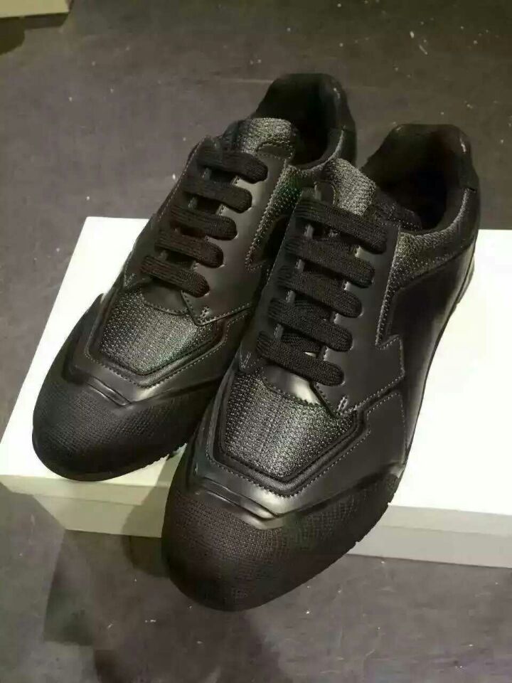 普拉达大金刚 酷毙了的鞋子 你不来看看？