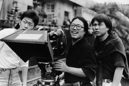 他们选择人迹稀少的那一条|朱天文读《无人是孤岛》