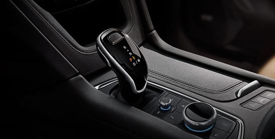 凯迪拉克xt5和奔驰glc300哪个好,凯迪拉克XT5怎么样专家点评