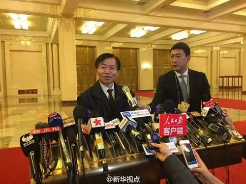 *会两**另e面|*会两**记者围堵“部长通道”，看部长们如何应对遭遇战？