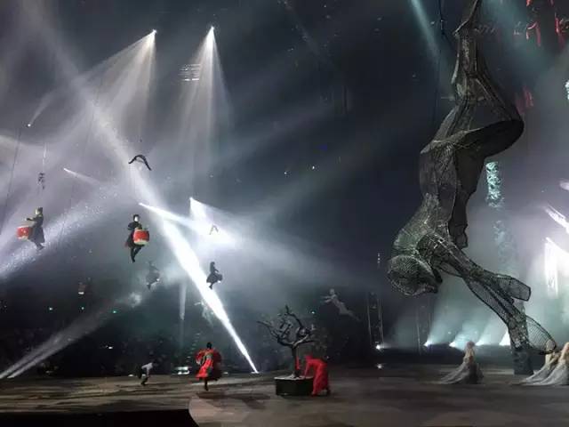 鱼游白沙洲,万达电影乐园汉秀双骄亮灯