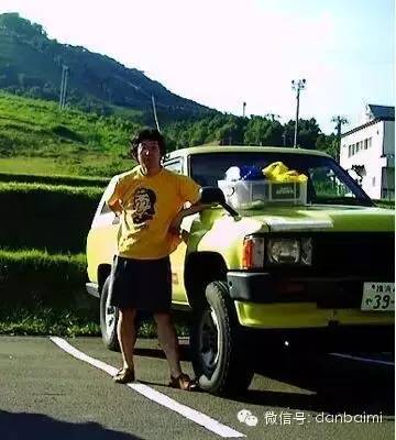 这个男人20年吃遍5600种泡面！还出版了世界泡面全书，疯了吧？