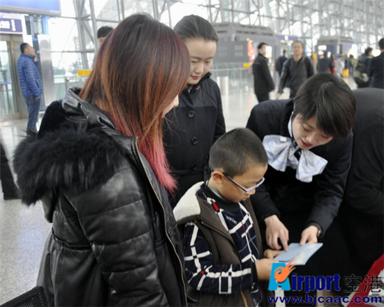 东航云南机场快闪视频,东航空姐长水机场快闪