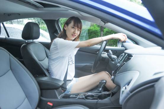 18科鲁兹和思域,两厢思域和两厢昂克赛拉怎么选