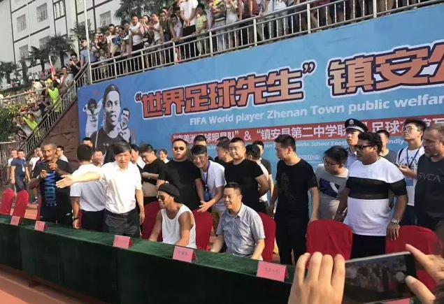 世界足球先生面对西班牙国门,足球世界足球先生