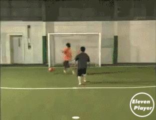 足球过人技巧小学生五年级,五人足球花式过人集锦