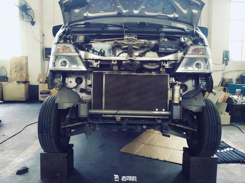 后驱五菱宏光爆改,爆改的五菱宏光竟然能上天