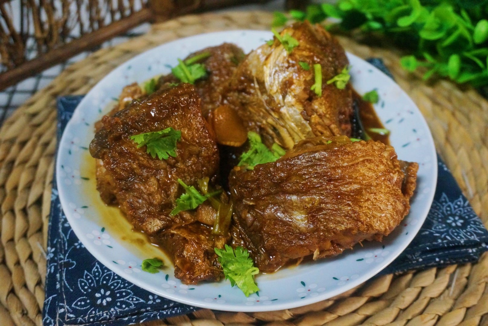 农村铁锅炖鱼最正宗的做法,家庭炖鱼最好吃的方法