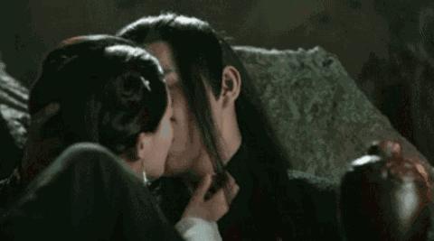 寮犲浆褰拰鑽掔煶,寮犲浆褰▉闇插＋