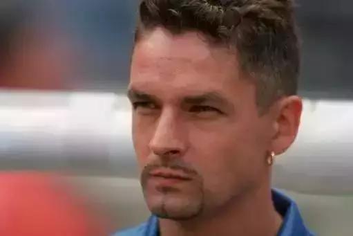 为什么足球男生普遍没有女朋友,足球球星没有女朋友