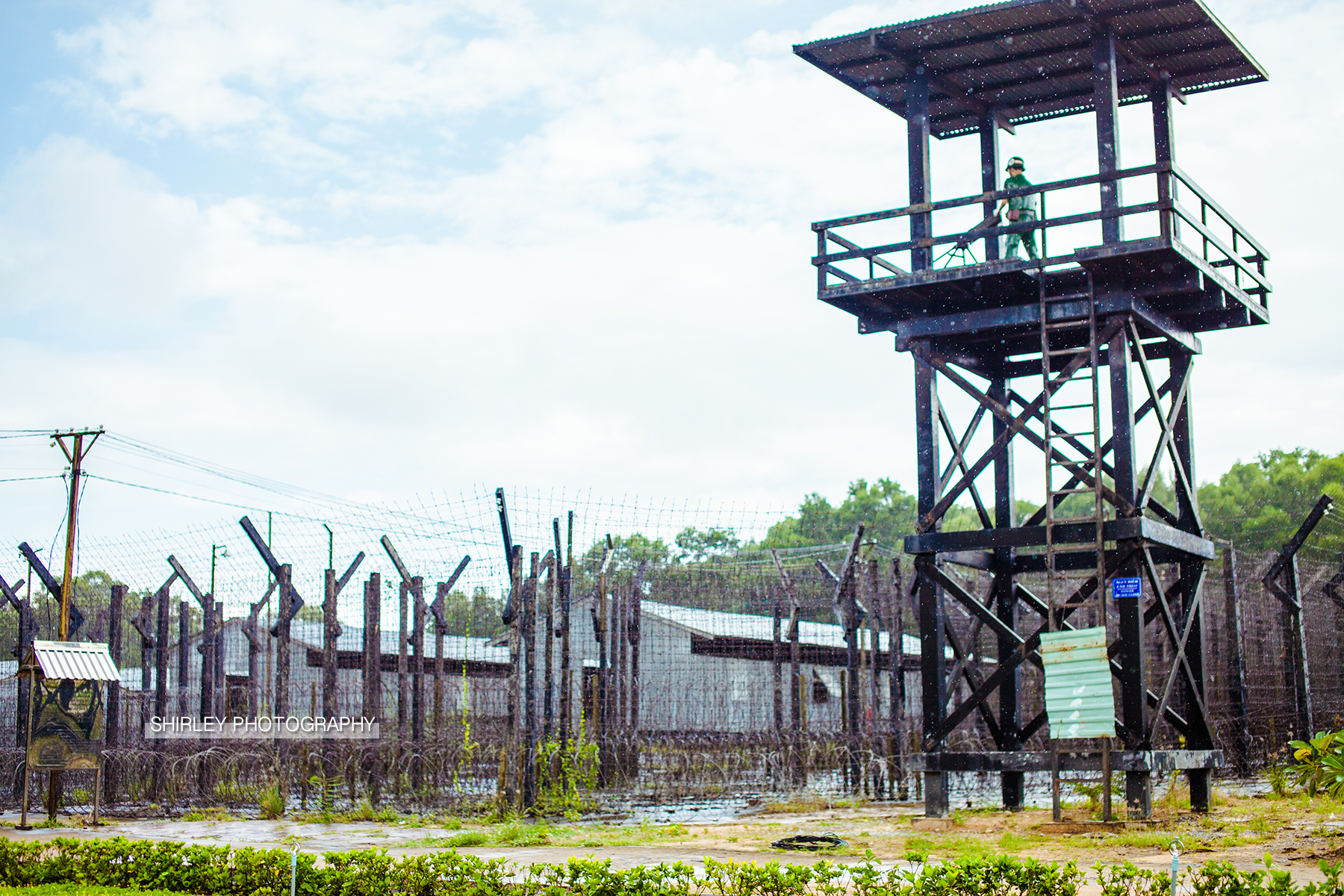 实拍曾经的越南战俘监狱，那的战俘曾遭到电击、水淹、虎笼虐待