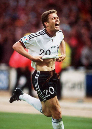 足坛十大柱式中锋,十二怒汉站位在什么时候