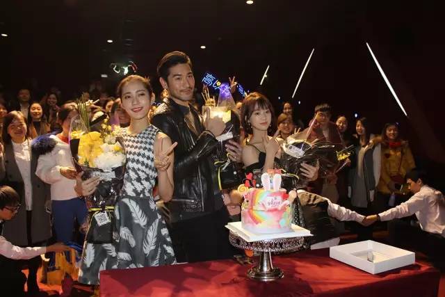 这家三位女掌门人的花店，席卷了成都时尚圈和文艺圈