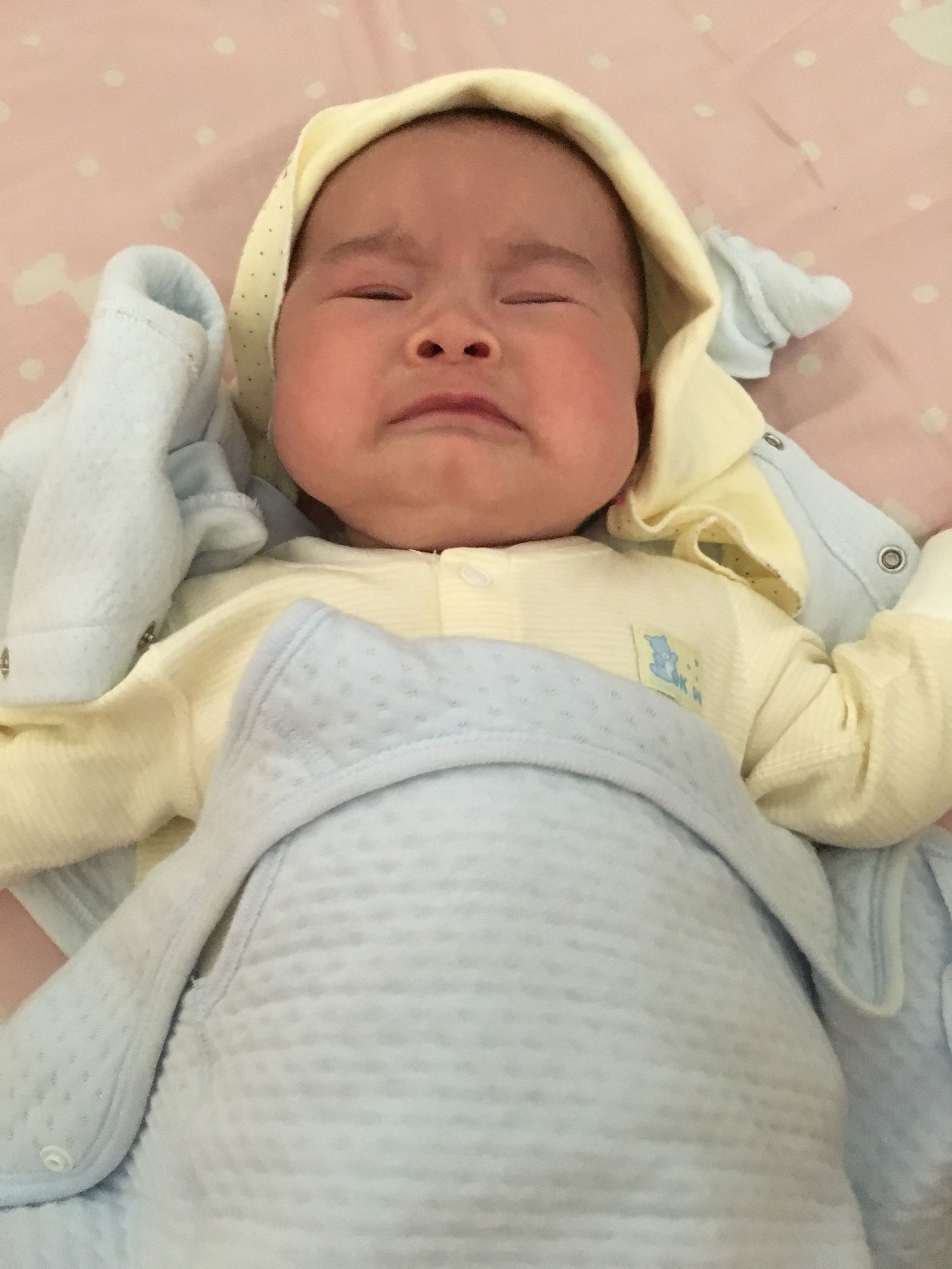 宝宝拉肚子的几种原因,宝宝有点拉肚子老是哭闹怎么办